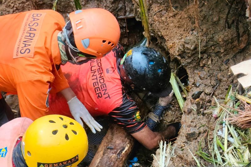 Operasi SAR ditutup, 2 korban tertimbun longsor dinyatakan hilang