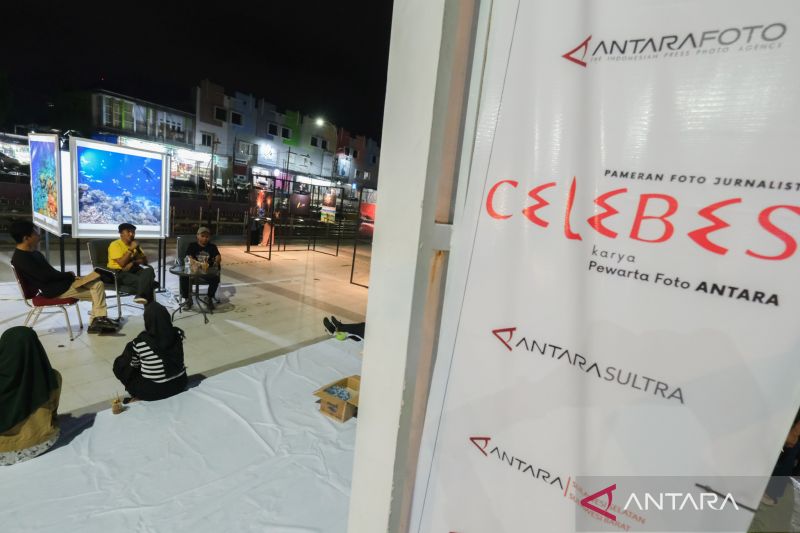 Temu wicara pameran foto Celebes di Kendari