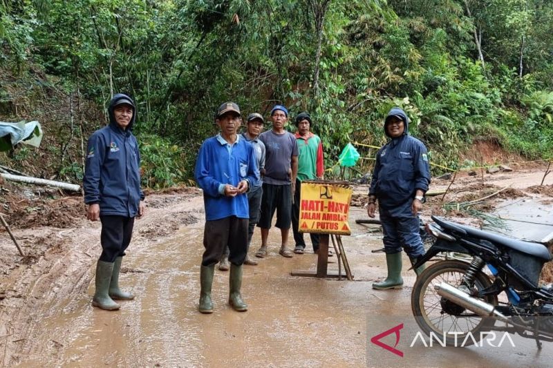 Jalan penghubung antarkecamatan di Cianjur sudah dapat dilalui