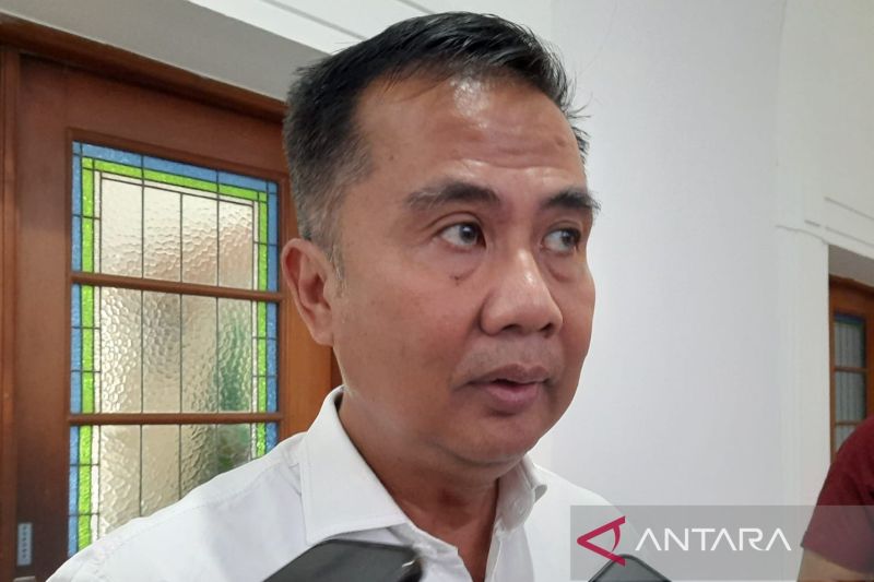 Bey: Gunung sampah Pasar Caringin dirapatkan Pemkot dan pengelola