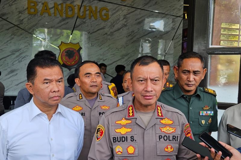 Polisi minta Pemkot Bandung hentikan proyek galian kabel