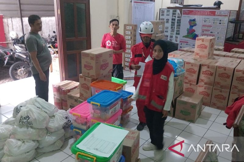 PMI Cianjur salurkan 1.000 paket bantuan selama tanggap darurat