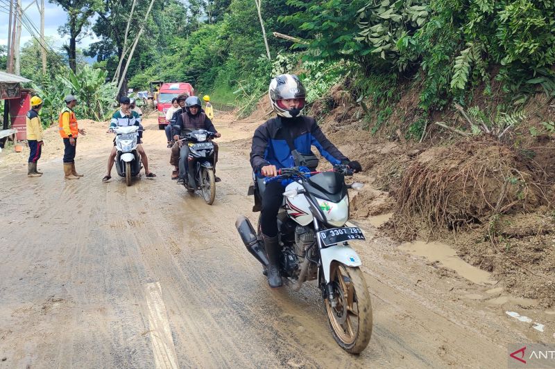 Polres Cianjur tempatkan personel di titik rawan bencana alam