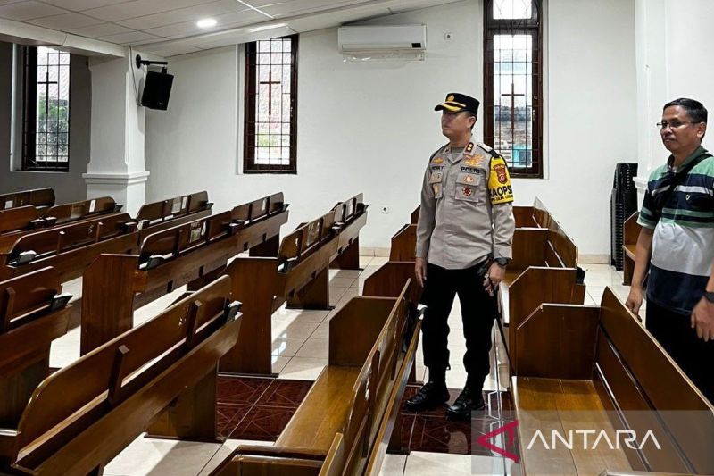 Polres Cianjur cek sejumlah gereja