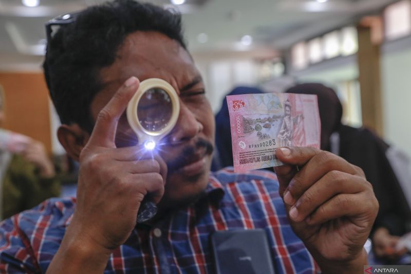 Rupiah Senin pagi menguat jadi Rp16.251 per dolar AS