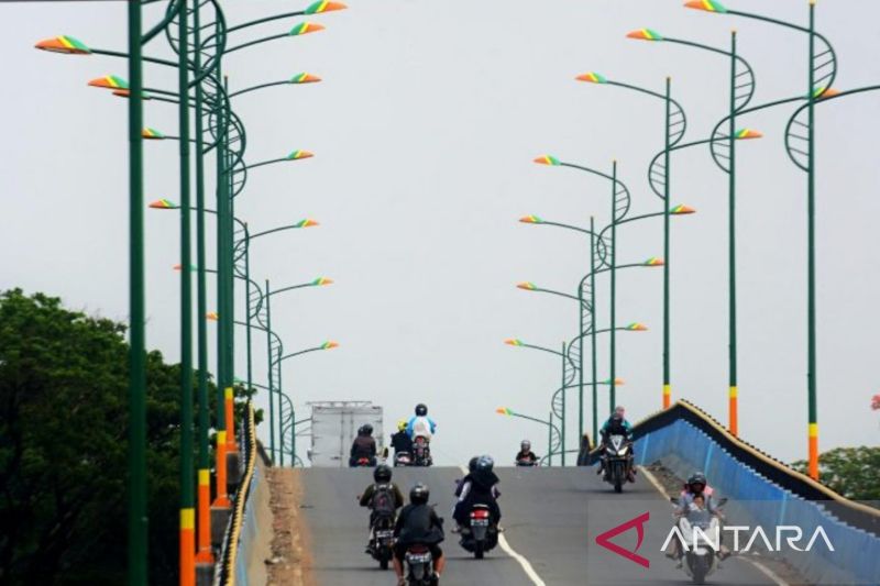 Pemkab Bekasi tambah 68 penerangan jalan umum dekoratif percantik jalan Kalimalang