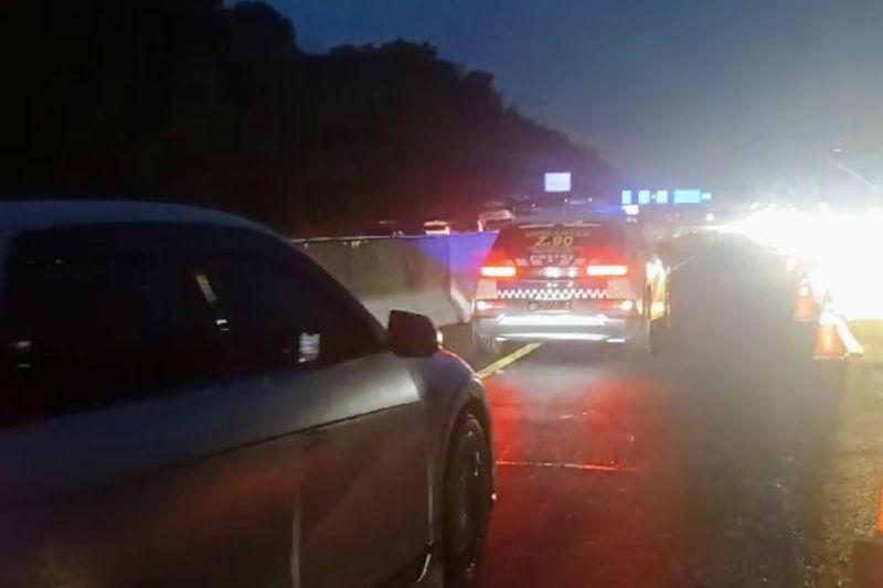Contraflow di jalan Tol Japek diterapkan pada arus balik liburan