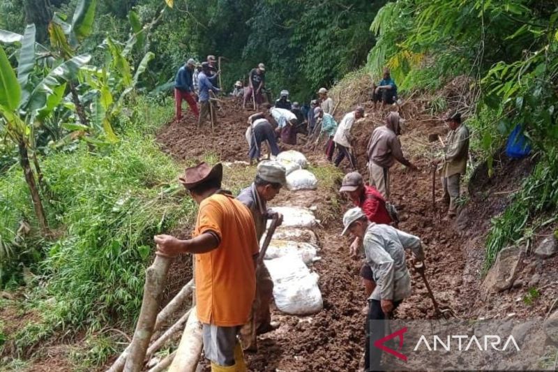 Pemkab Cianjur prioritaskan perbaikan irigasi rusak akibat longsor