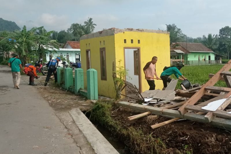 Pemkab Tasikmalaya perbaiki 43 rumah terdampak puting beliung