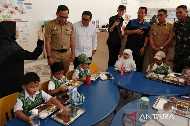 Wamendagri temukan sejumlah catatan dalam MBG perdana