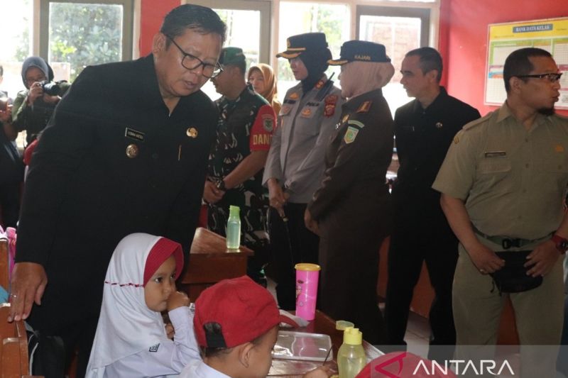 Pemkot Sukabumi terapkan makan bergizi gratis di 4 SD