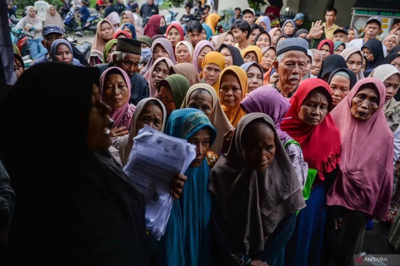 Cara cek NIK KTP penerima Bansos PKH 2025 lewat HP