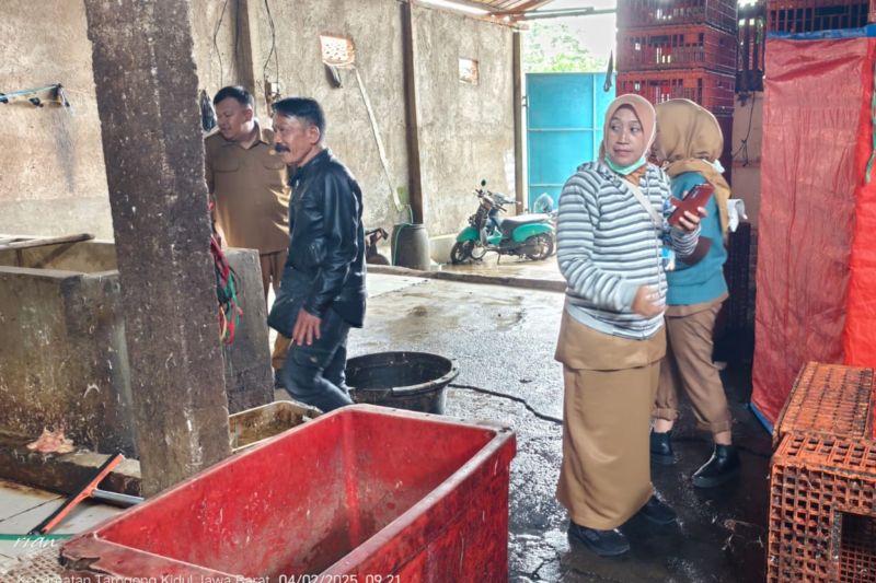 Diskannak Garut mengecek proses pemotongan unggas cegah penyebaran penyakit