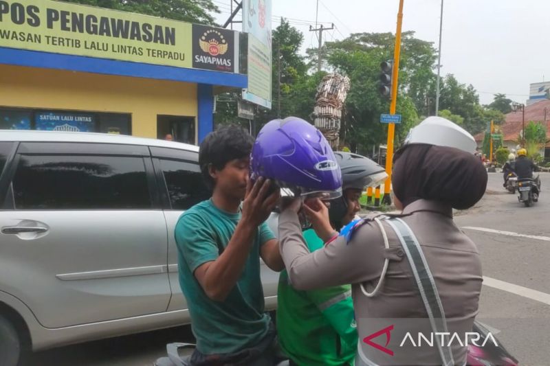 Polresta Cirebon mengutamakan edukasi pada Operasi Keselamatan Lodaya 2025