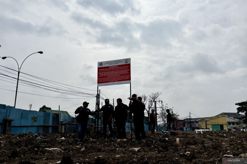 Pasar Caringin Bandung siap kelola sampah secara mandiri usai disegel KLH