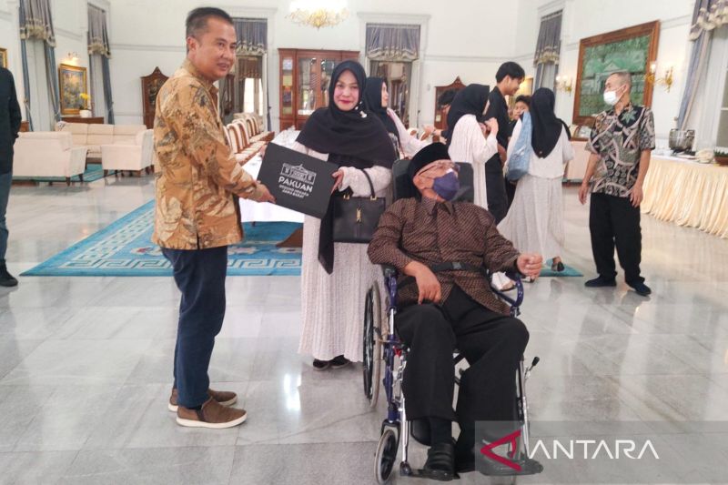 Keluarga mantan Gubernur Jabar menyambut baik Gedung Pakuan untuk publik