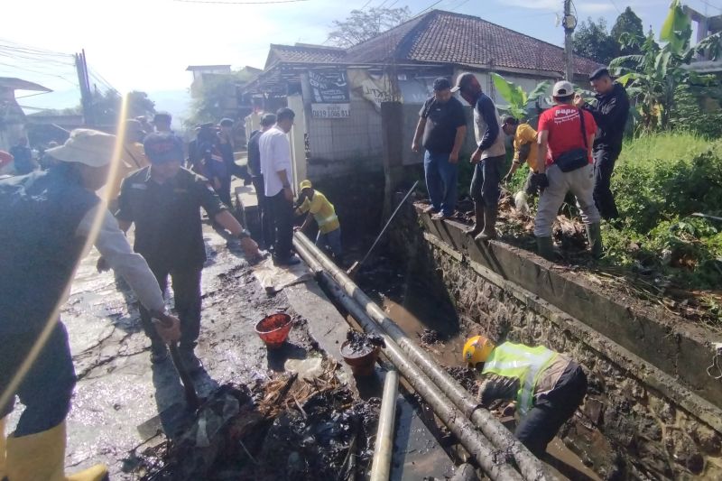 Pemkab Garut menangani kerusakan akibat bencana alam di tiga kecamatan