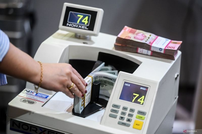 Kurs rupiah menguat seiring kekhawatiran atas ekonomi AS meningkat