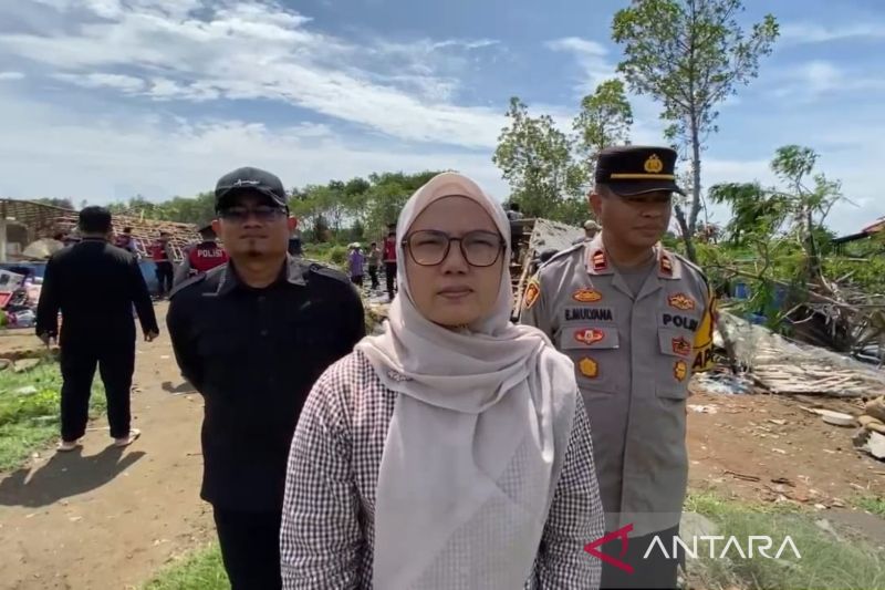 Angin puting beliung di Indramayu: puluhan rumah rusak