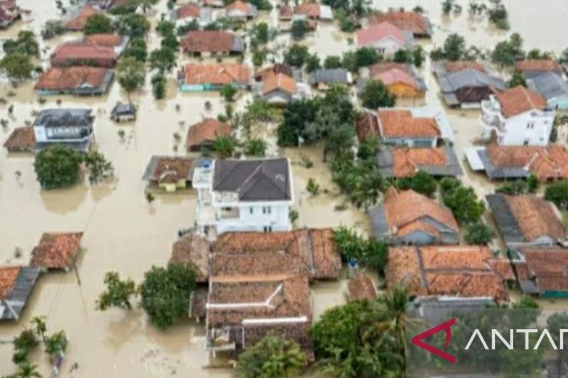 Banjir masih melanda ratusan rumah di dua desa Karawang