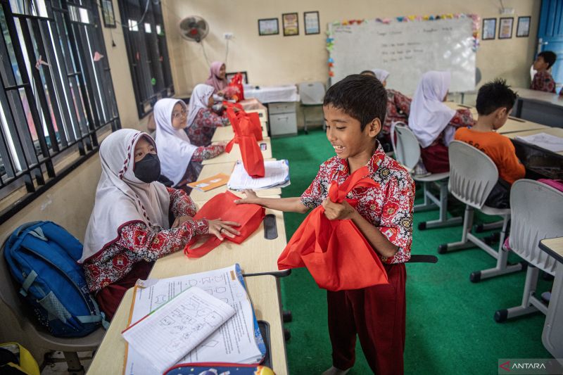 Pelaksanaan program makan bergizi gratis selama ramadhan