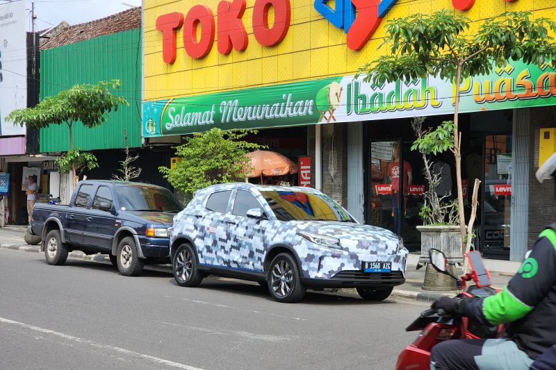 Mobil Seres tertangkap kamera tengah uji jalan di Indonesia
