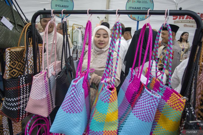 Spektrum - Berniaga di lokapasar membuka jalan bagi purna migran menjadi juragan