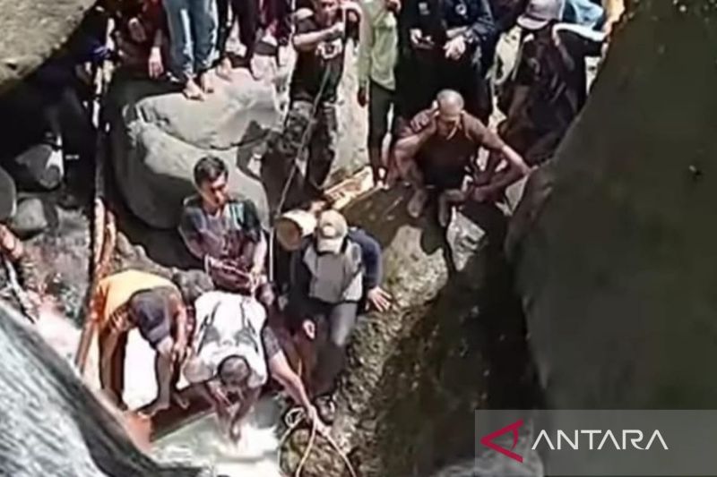Jasad Pekerja Pengolahan Kayu yang Tenggelam di Sungai Leuwi Ciojong Berhasil Ditemukan
