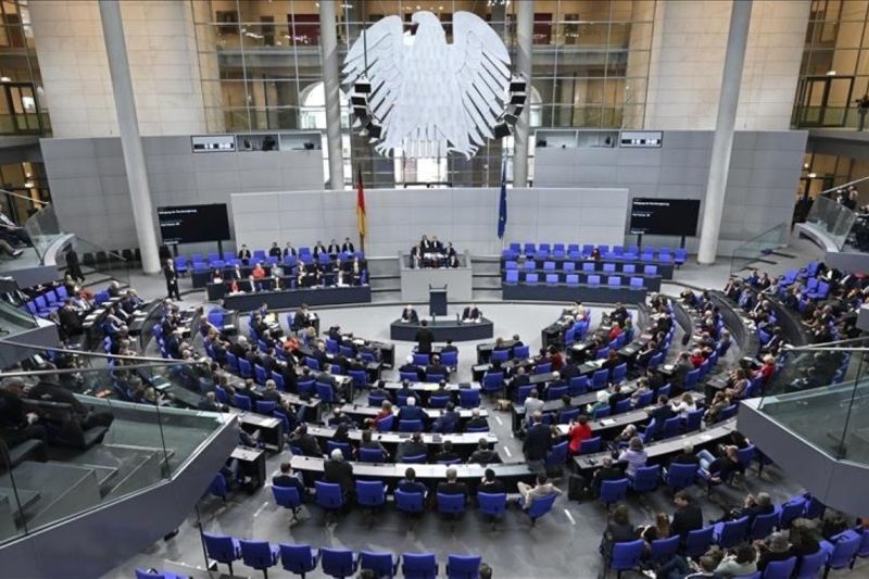 Jajak pendapat: Partai AfD Jerman 8 delapan poin atas CDU/CSU Merz