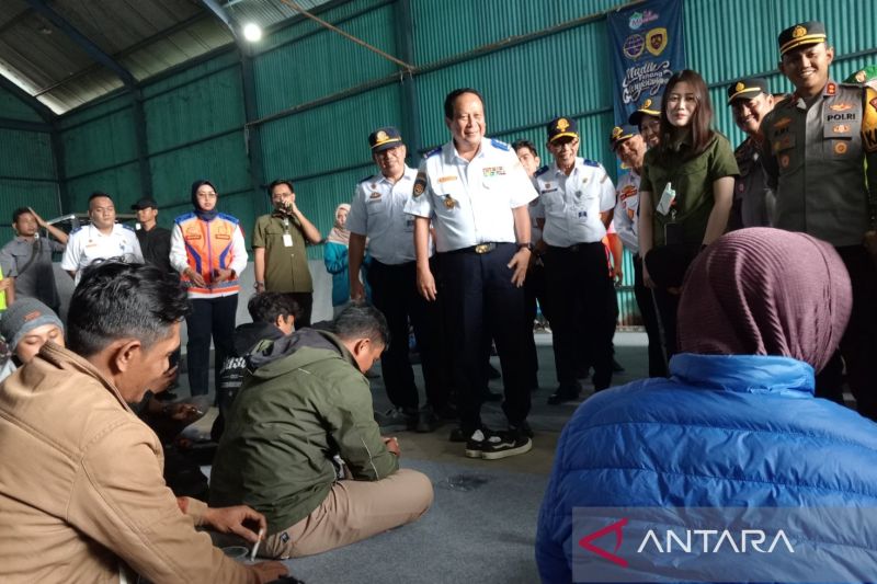 Wamenhub meninjau rest area di Indramayu pastikan kenyamanan pemudik