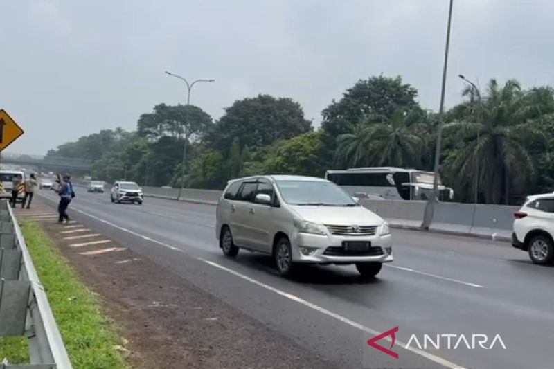 Rekayasa satu arah dilakukan dari KM 70 Tol Japek hingga KM 188 Cipali