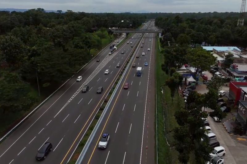 Sekitar 5 ribu kendaraan melintasi jalan Tol Cipali setiap jam