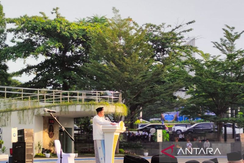 Gubernur Dedi Mulyadi singgung pengelolaan keuangan daerah dalam Shalat Id