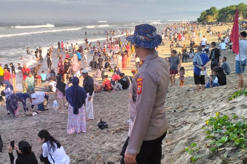 Polres Garut gencarkan patroli pengamanan wisata pantai
