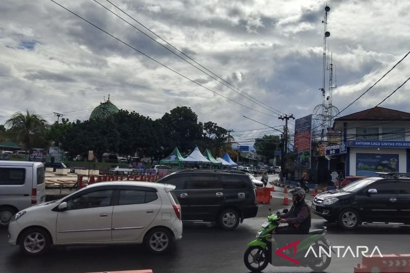 Jalur utama Cianjur didominasi wisatawan ramai lancar pada H+3 Lebaran