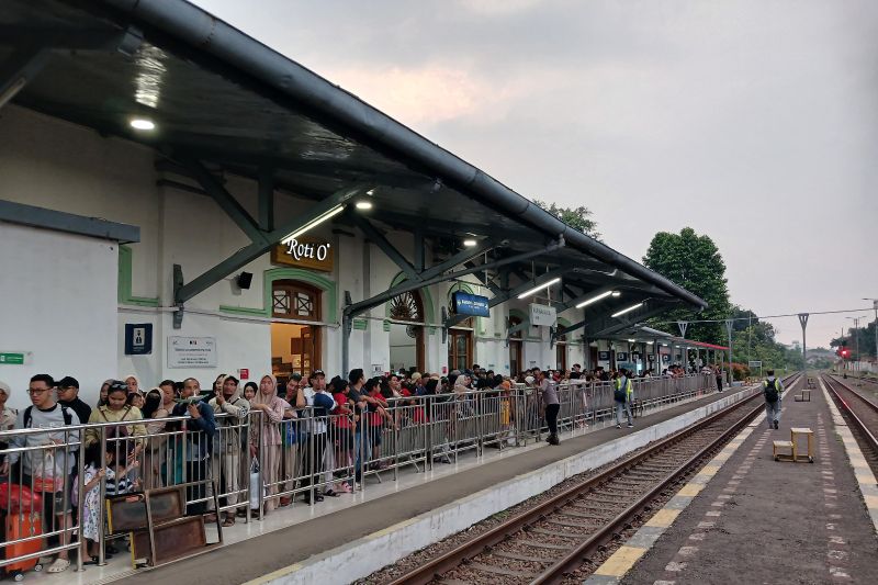 Daop 2 catat okupansi penumpang kereta masa Lebaran capai 103 persen lebih