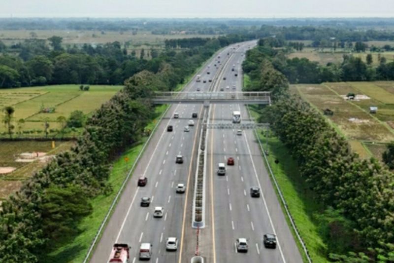 5,3 ribu kendaraan lintasi Tol Cipali per jam pada Ahad siang