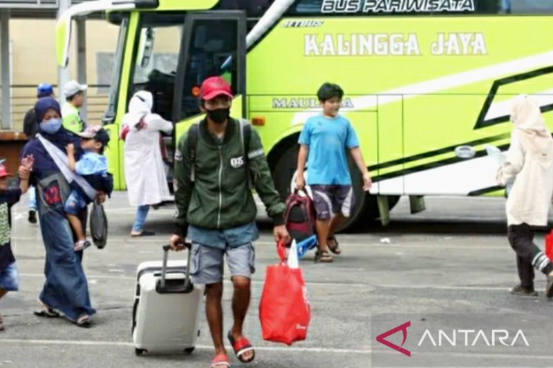 Pemkab Karawang data warga pendatang baru pascalibur Lebaran 1446 H