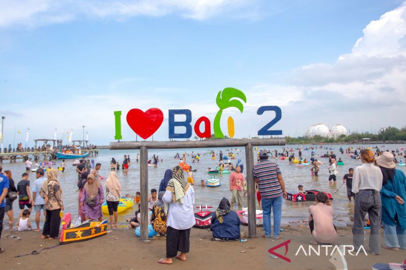 Wisatawan ke Indramayu naik saat libur Lebaran, mencapai 9.734 orang