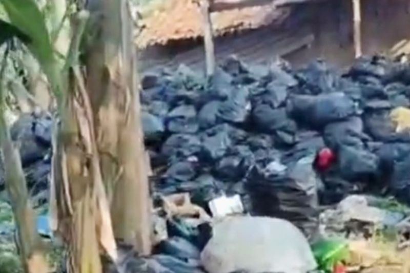 Sempat viral, DLHK Karawang tindaklanjuti temuan timbunan limbah pembalut wanita