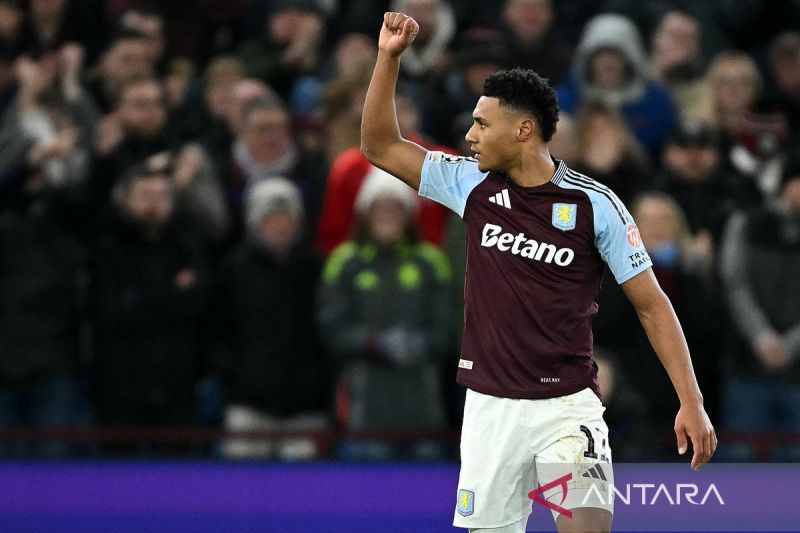 Aston Villa membungkam Newcastle 4-1