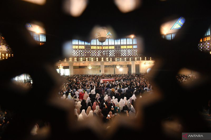 PEMAKAMAN JENAZAH MANTAN PERDANA MENTERI MALAYSIA KE-5