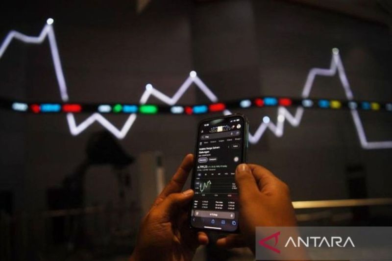 IHSG hari ini Senin dibuka menguat 37,31 poin