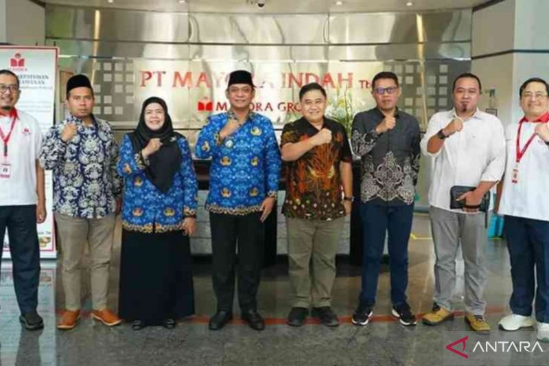 Wakil Bupati Bekasi keliling perusahaan minta optimalkan serap tenaga lokal