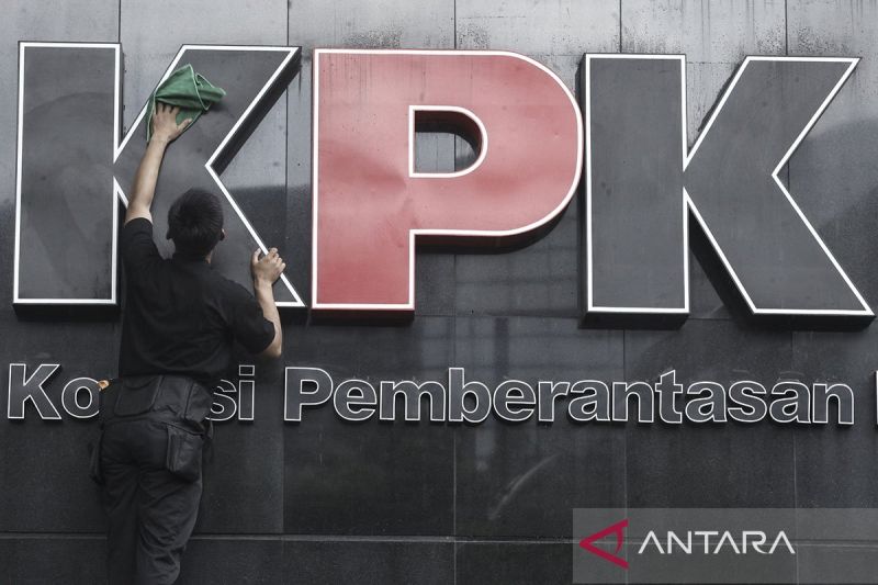 Hukum Kemarin, penggeledahan KPK di Kalbar hingga RUU Pemindahan Napi