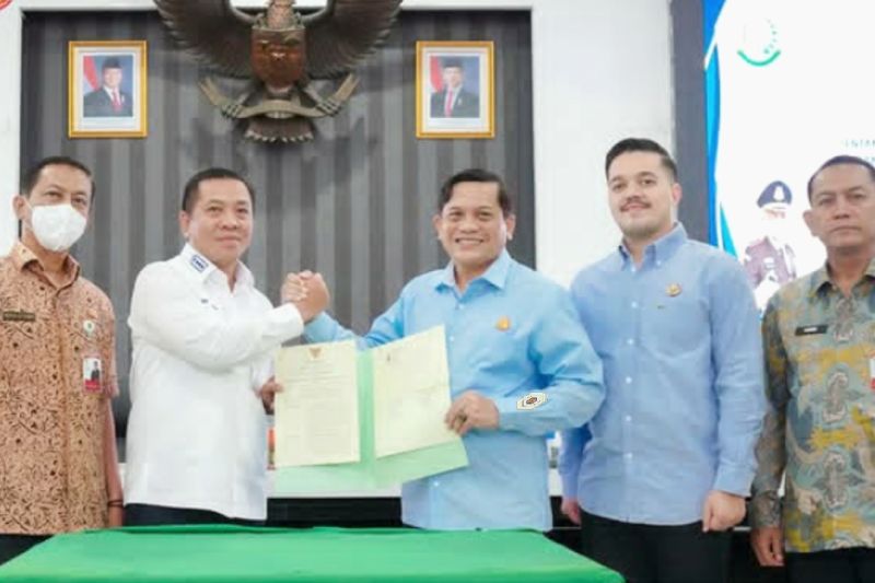 Pemkab dan Kejari Karawang bekerja sama penanganan kasus perdata dan TUN