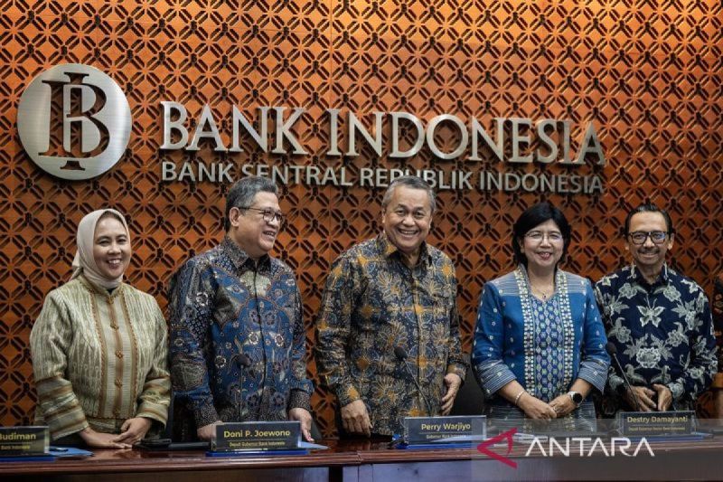 Kemarin ekonomi, BI tahan suku bunga acuan sampai blokir anggaran IKN dibuka
