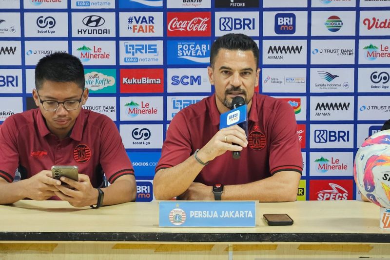 Carlos Pena meyakini persaingan di papan atas Liga 1 bakal kian sengit