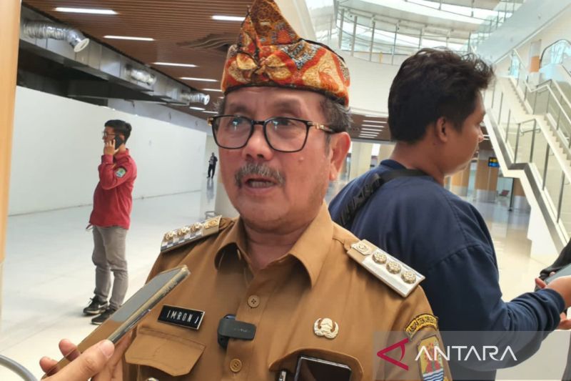 Bupati memastikan pembangunan PLTB dilakukan di Cirebon