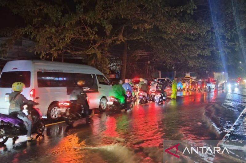 Malam tadi, tiga kecamatan di Cianjur diterjang banjir